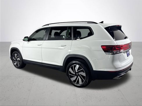 New 2025 Volkswagen Atlas SE image 8