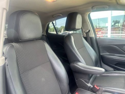 Used 2019 Buick Encore Preferred FWD image 4
