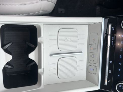 Used 2024 Hyundai Santa Fe Limited image 16