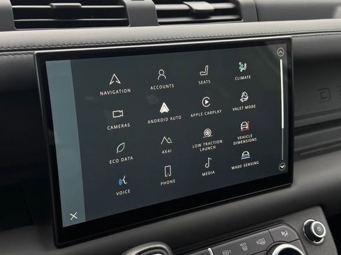 Used 2023 Land Rover Defender 110 image 71