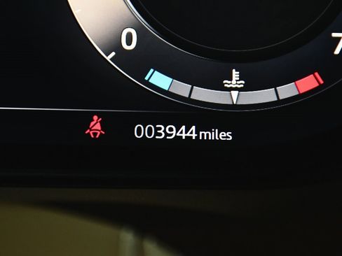 Used 2024 Land Rover Range Rover Sport SE image 25