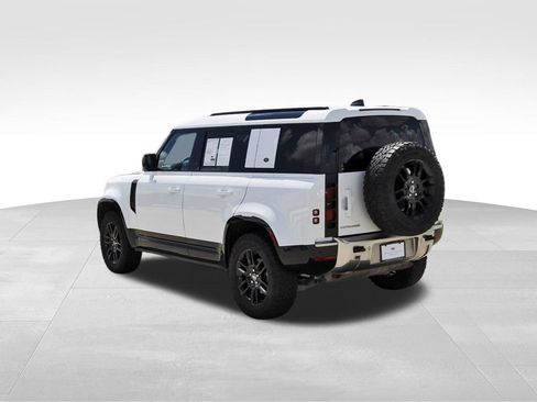 Used 2023 Land Rover Defender 110 AWD/4WD image 3