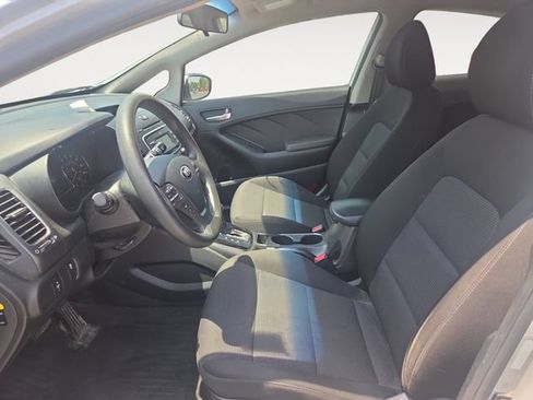 Used 2018 Kia Forte LX FWD image 9