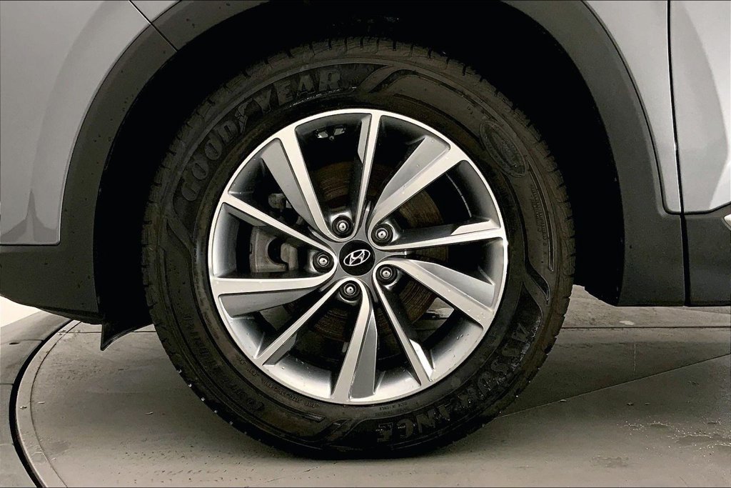 Used 2019 Hyundai Santa Fe Limited FWD image 8