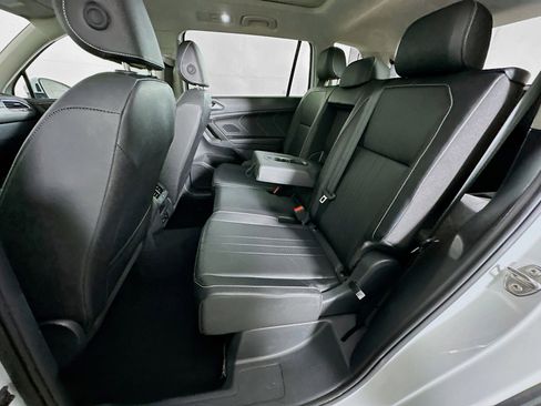 Used 2024 Volkswagen Tiguan SE image 23