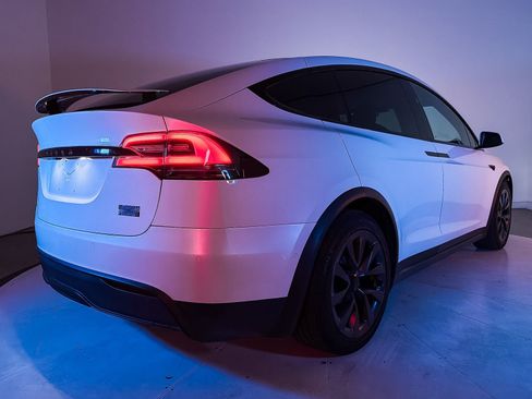 Used 2022 Tesla Model X Plaid AWD/4WD image 10