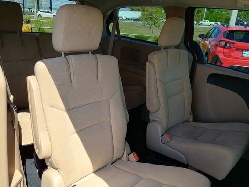 Used 2015 Dodge Grand Caravan SXT w/ UConnect Hands-Free Group image 20