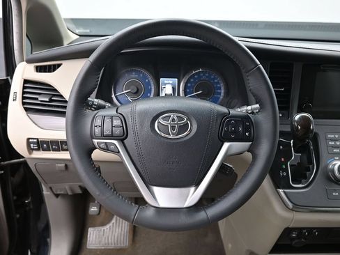 Certified 2017 Toyota Sienna XLE w/ XLE Navigation Package FWD image 15
