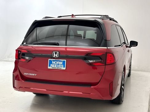 Certified 2026 Honda Odyssey EX-L image 9