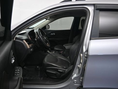 Used 2016 Jeep Cherokee Latitude FWD image 20