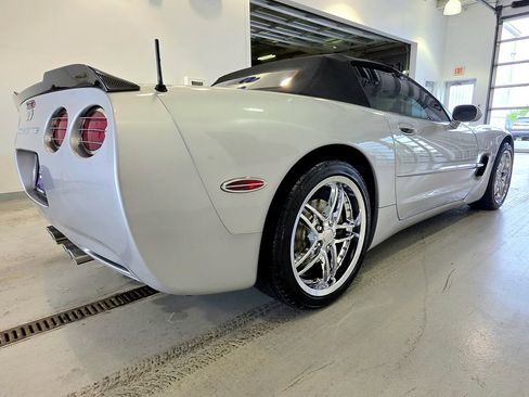 Used 2000 Chevrolet Corvette Convertible RWD image 8