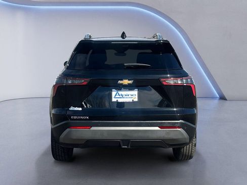 Used 2025 Chevrolet Equinox LT w/ Convenience Package II image 4