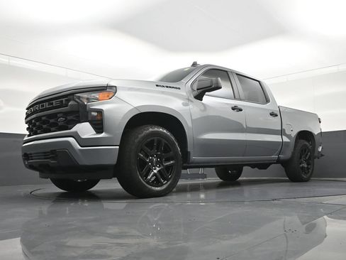 Used 2025 Chevrolet Silverado 1500 Custom w/ Turbomax Blackout Package RWD image 18