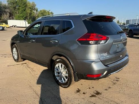 Used 2017 Nissan Rogue SV AWD/4WD image 3