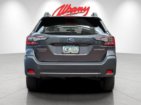 Used 2025 Subaru Outback Premium AWD/4WD image 5