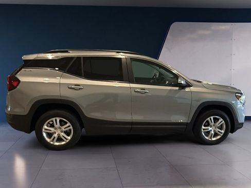 Used 2023 GMC Terrain SLE w/ Driver Convenience Package AWD/4WD image 8
