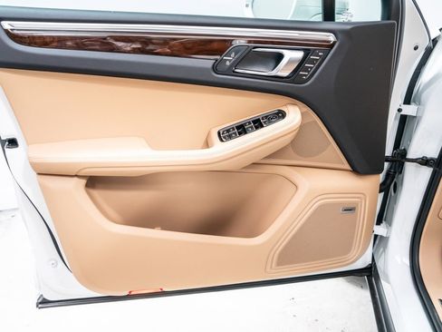 New 2026 Porsche Macan image 25