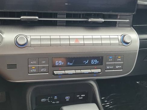 Certified 2024 Hyundai Kona SEL FWD image 12