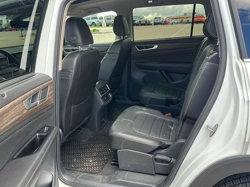 Used 2024 Volkswagen Atlas SEL AWD/4WD image 21