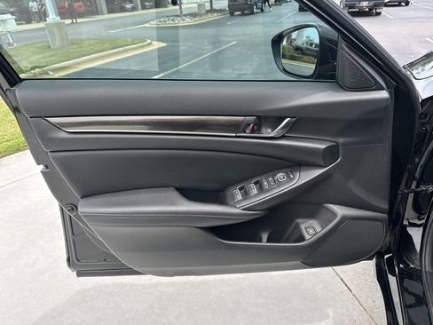 Used 2021 Honda Accord Sport image 14