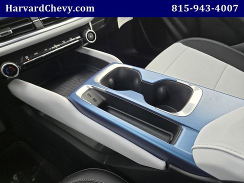 Used 2024 Chevrolet Equinox EV LT image 11