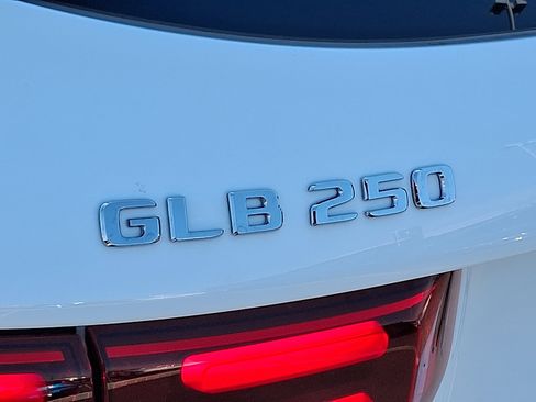 New 2026 Mercedes-Benz GLB 250 4MATIC image 21