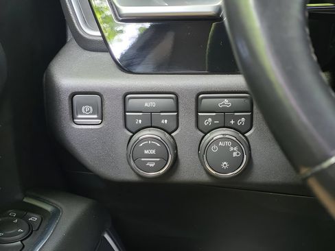 Used 2022 Chevrolet Silverado 1500 LT AWD/4WD image 20