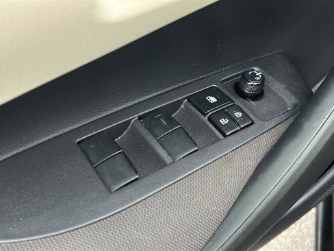 Used 2022 Toyota Corolla LE image 10