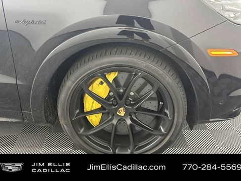 Used 2022 Porsche Cayenne Turbo S image 11