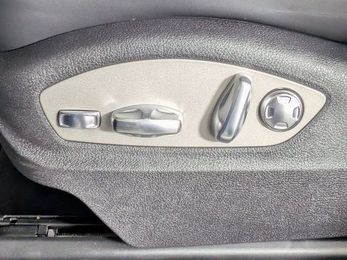 New 2026 Porsche Macan Turbo image 29