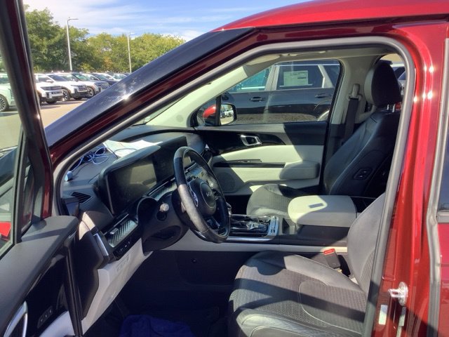 Used 2022 Kia Carnival SX Prestige FWD image 9