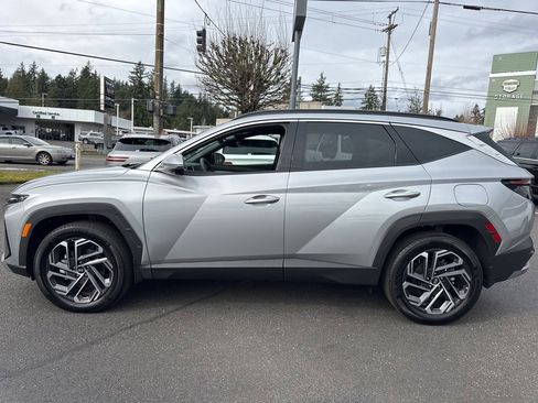 Used 2025 Hyundai Tucson Limited image 4