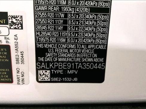 New 2026 Land Rover Range Rover Long Wheelbase SE image 11