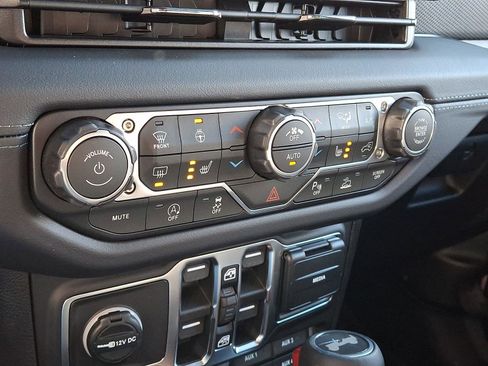 New 2026 Jeep Wrangler Unlimited Rubicon image 11