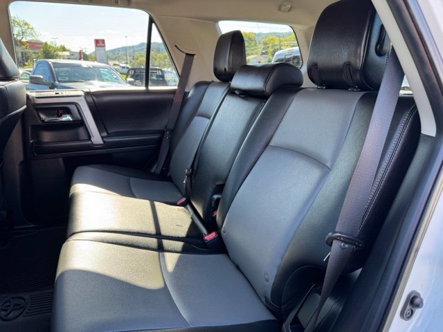 Used 2016 Toyota 4Runner SR5 Premium w/ Preferred Accessory Package AWD/4WD image 12