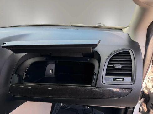 Used 2018 Dodge Grand Caravan SE w/ UConnect Hands-Free Group FWD image 43