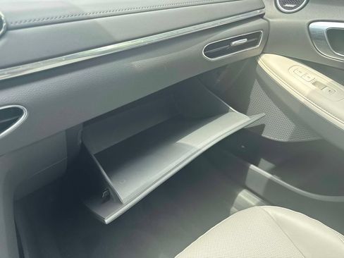 Certified 2023 Hyundai Sonata Limited FWD image 33