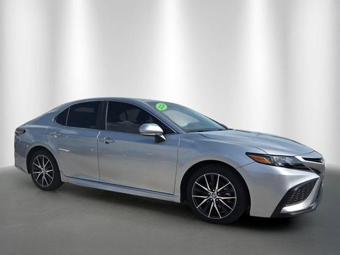 Used 2024 Toyota Camry SE w/ Convenience Package FWD image 2