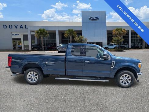Used 2017 Ford F250 Lariat w/ Chrome Package RWD image 3