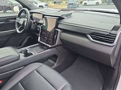 Used 2024 GMC Acadia Elevation image 32