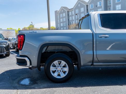 Used 2024 GMC Sierra 1500 SLE image 9