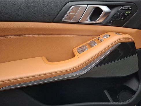 Used 2021 BMW X7 xDrive40i w/ Executive Package image 9