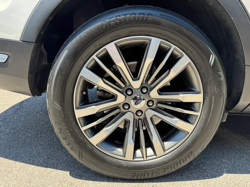 Used 2019 Ford Explorer Platinum AWD/4WD image 10