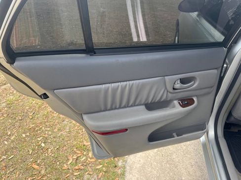 Used 2003 Buick Century Custom image 21