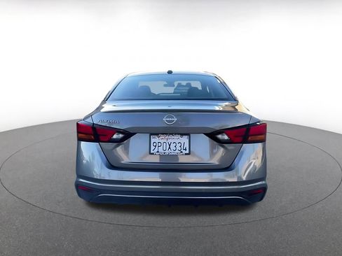 Used 2025 Nissan Altima 2.5 SV image 12