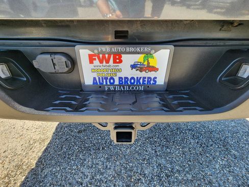 Used 2017 Toyota Tacoma TRD Off-Road w/ Tow Package image 24