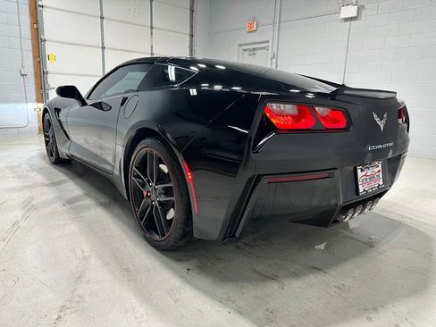 Used 2019 Chevrolet Corvette Stingray Coupe w/ 1LT image 17
