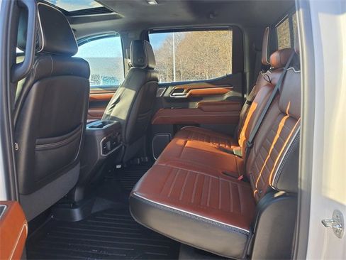 Used 2023 GMC Sierra 1500 Denali Ultimate image 9