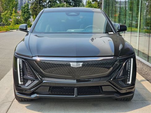 New 2026 Cadillac Lyriq V AWD/4WD image 8