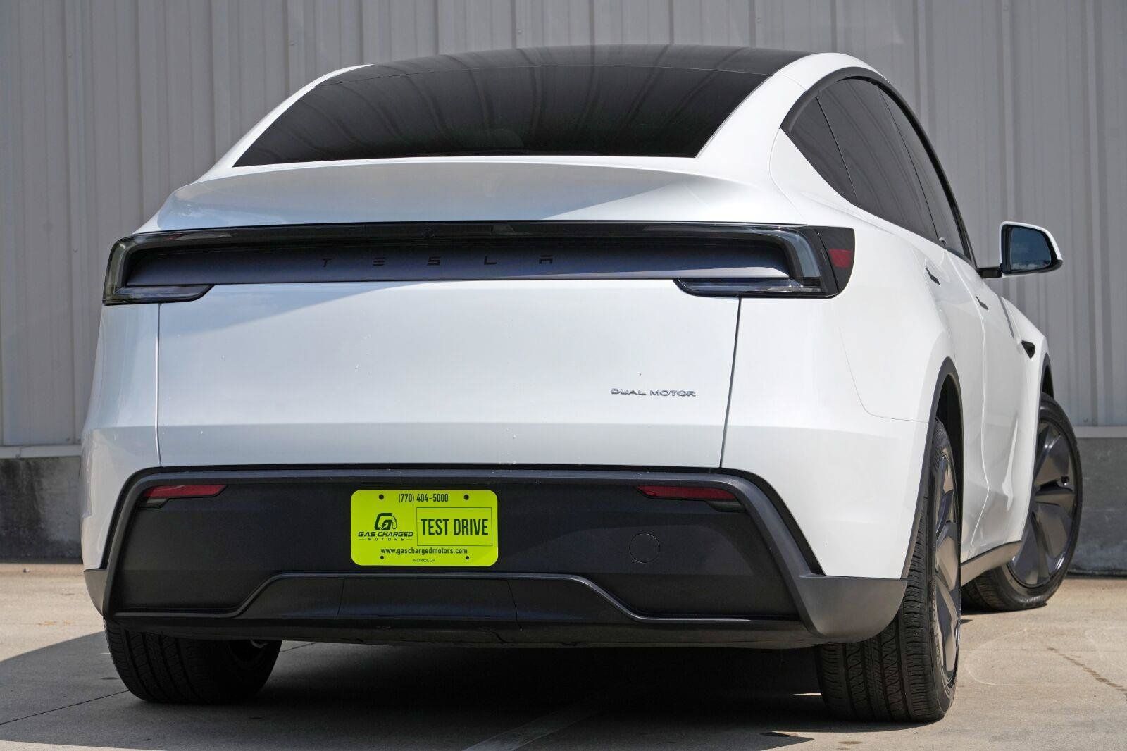 Used 2026 Tesla Model Y Long Range AWD/4WD image 5